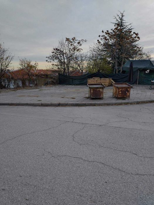 Продавам ъглов парцел