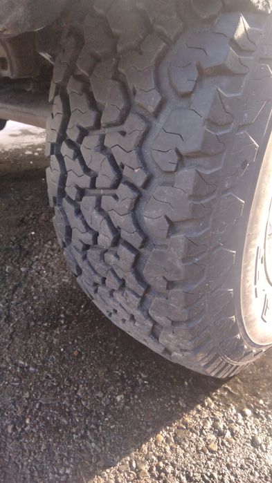 Резина на машину 31 10.5 r15