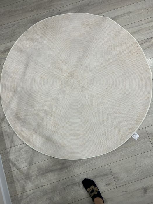 Круглый ковер новый