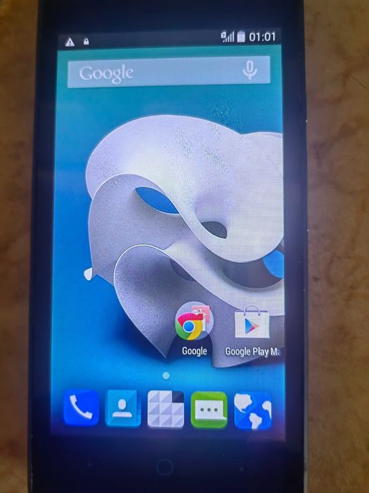 Продавам телефон ZTE KIS 3