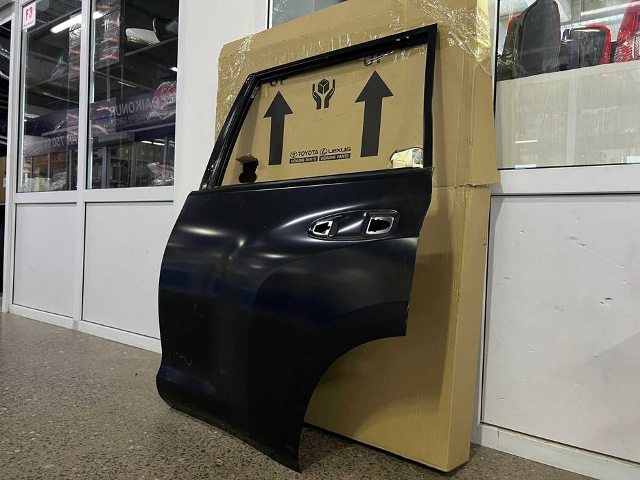 Задняя дверь оригинал Prado 150