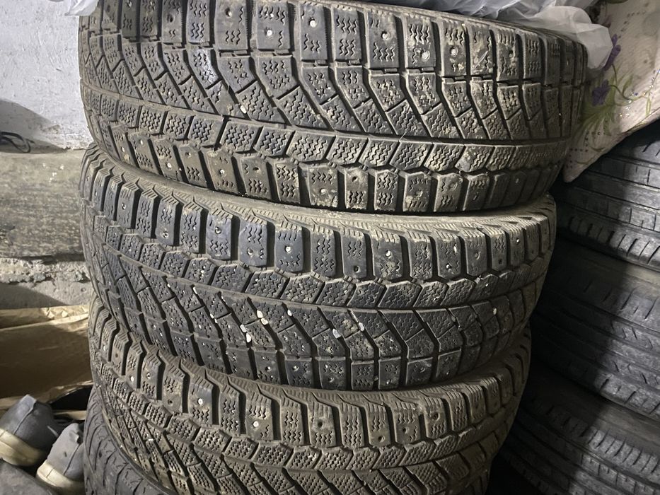 Зимни колесо шипы