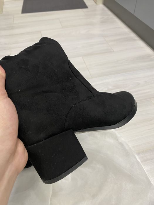 Продам женские сапоги