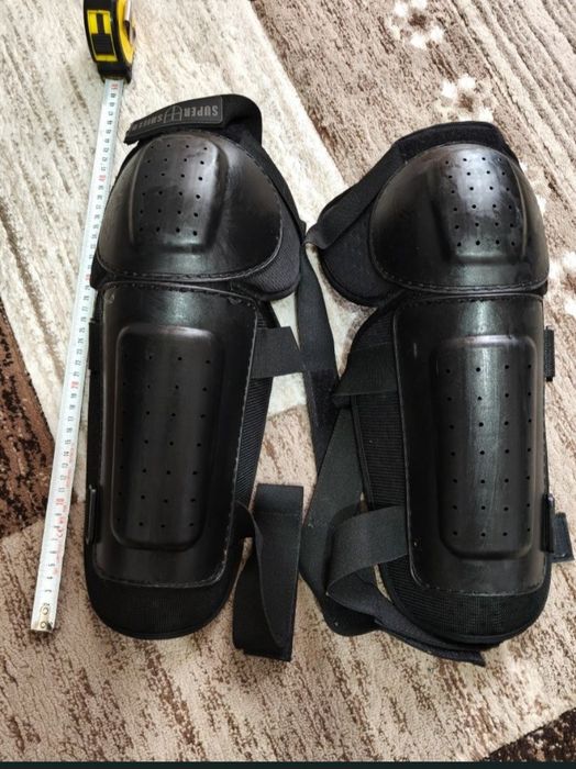 Protectii moto genunchi in perfecta stare