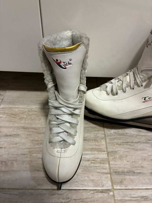 Фигурные коньки продам