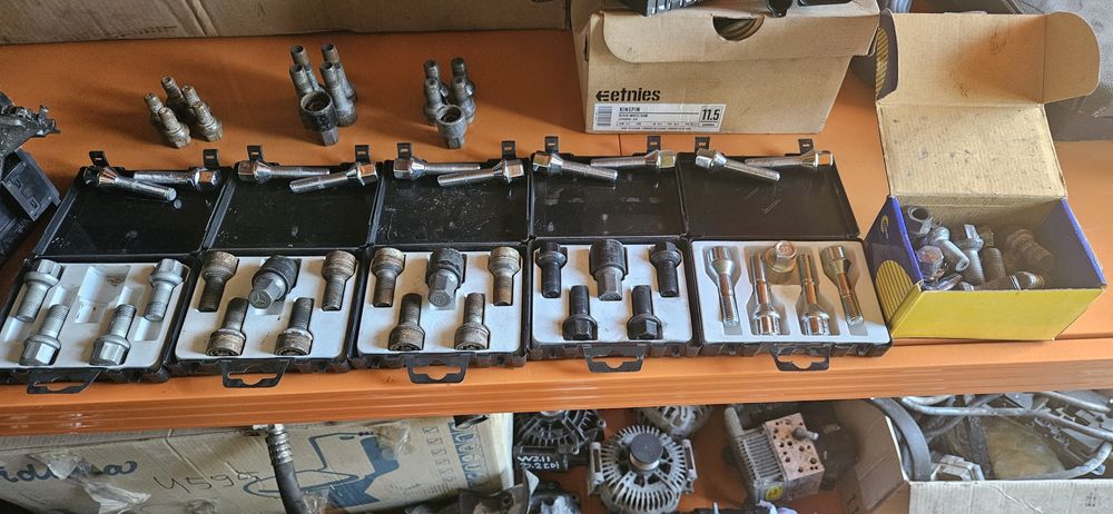 Оригинални болтове и секретни болтове за джанти за мерцедес