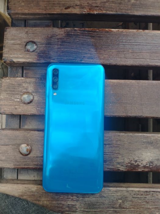 Продам Samsung Galaxy A50