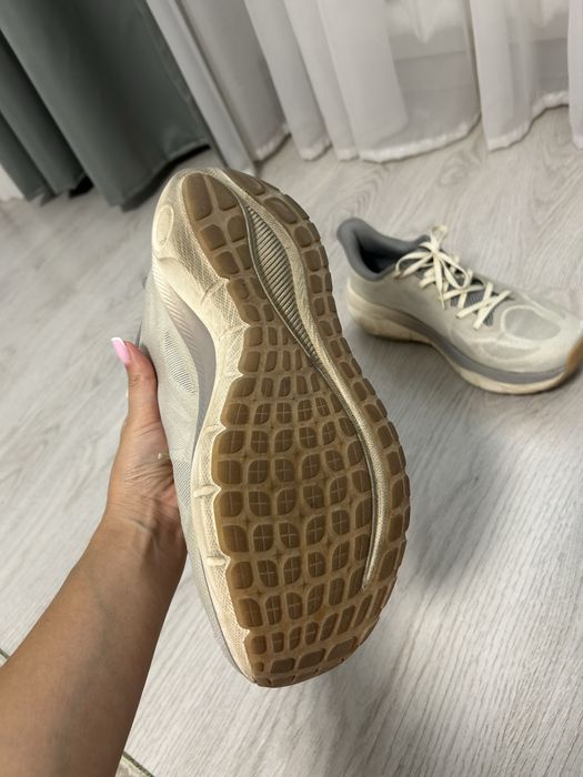 Продам кроссовки BMAI