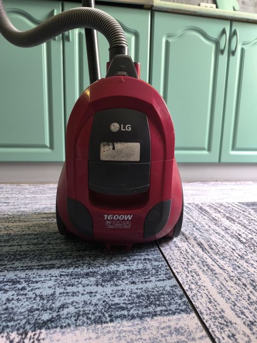 Пылесос LG. 1800 W