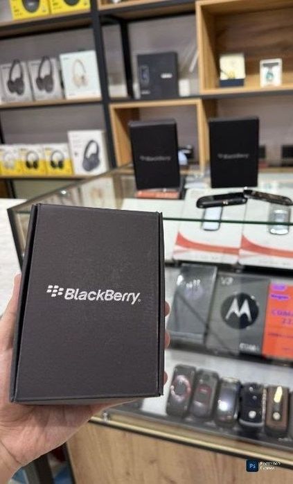 Новый Blackberry 9670 CDMA Perfectum Mobile  коробка документ