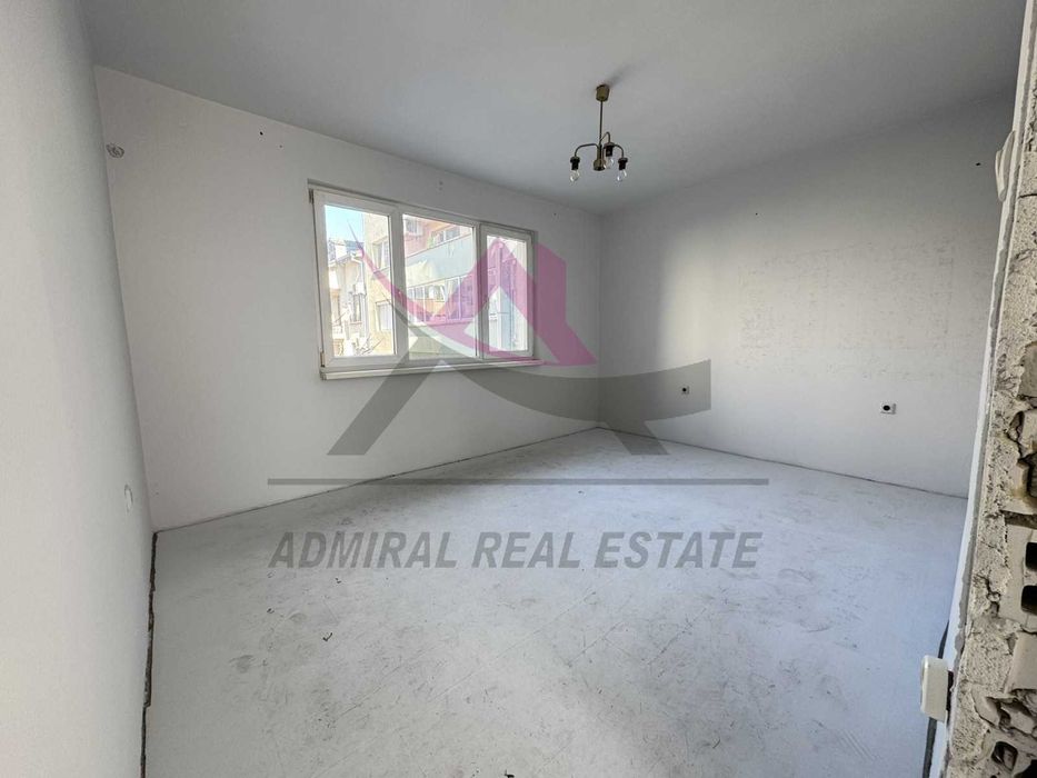 Продава се Тристаен апартамент в Варна, ВИНС - 75 кв.м за 2800 €/кв.м - Снимка #6