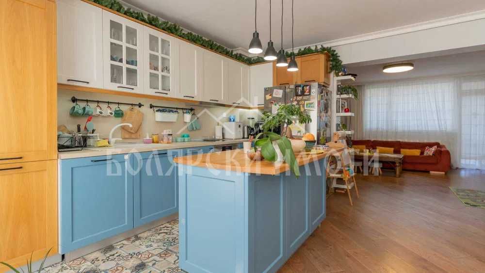 Продава се Четиристаен апартамент в Велико Търново, Бузлуджа - 158 кв.м за 1519 €/кв.м - Снимка #2