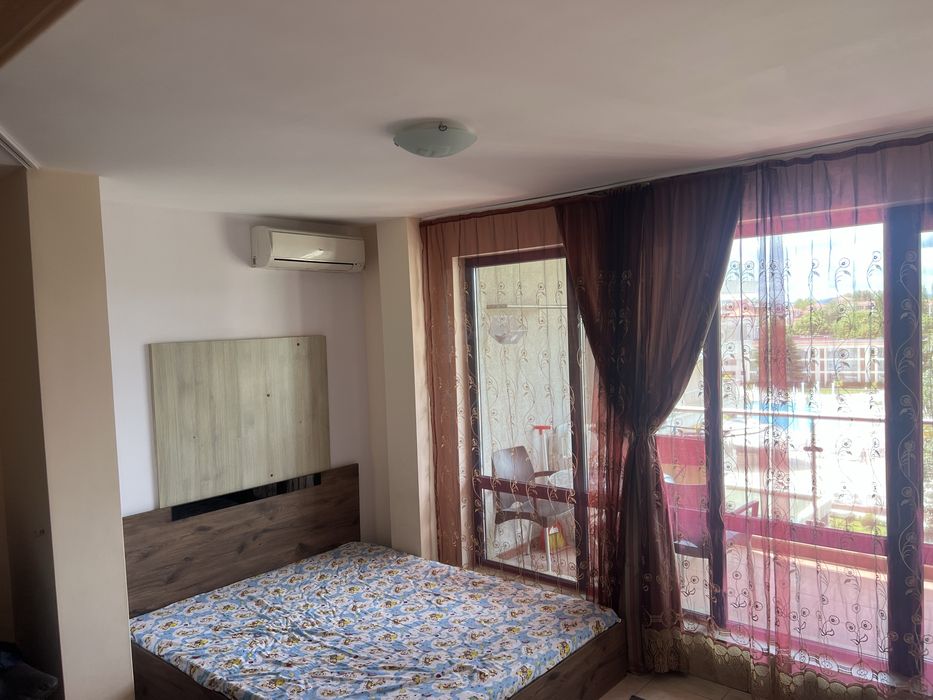 Продавам студио слънчев бряг (първа линия)