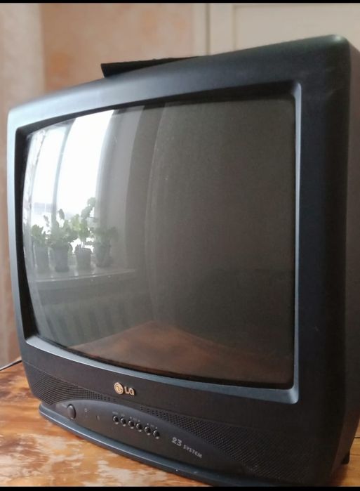 Телевизор  марки LG