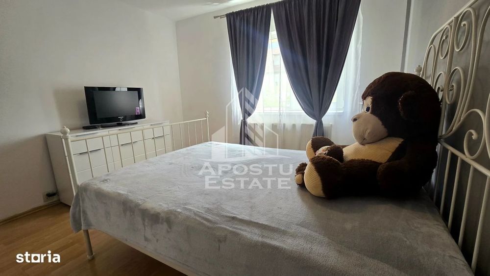 Apartament de vanzare cu 3 camere, decomandat,centrala proprie,Lipovei