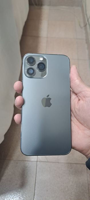 IPhone 13 pro max   1. TB   Yom 77