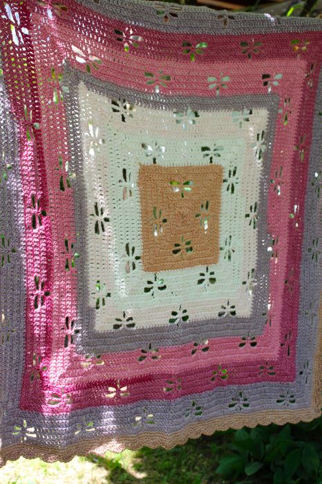 Плетено бебешко одеяло