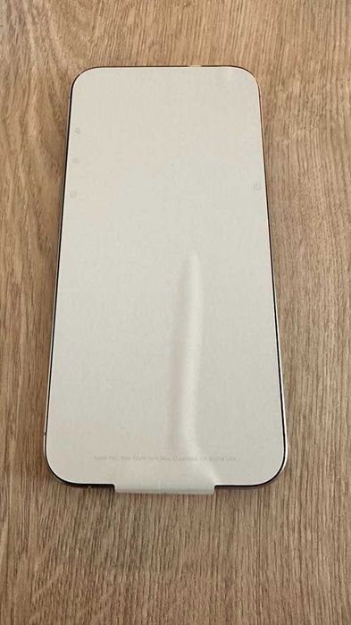 Продавам ЧИСТО НОВ телефон iPhone 15 pro Max 256 GB Titan.
