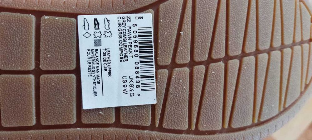 Продам детские кросовки Clarks