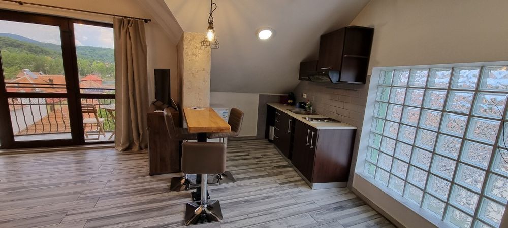 Închiriez garsoniere pe termen lung!