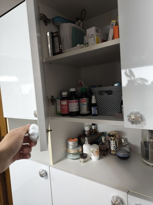 Set mobilier baie complet ( chiuveta, baterii Grohe și oglinda incluse