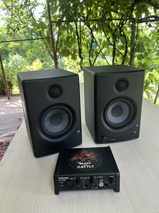 Boxe (monitoare studio) și interfata audio