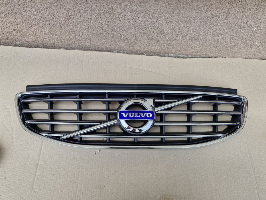 Grila centrala Volvo XC60 NOUA 2013-2016