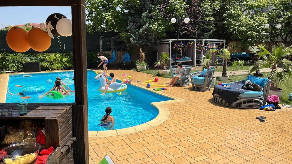 Vila Petreceri Evenimente Majorat Onomastice Cununie Mot Botez Piscina Vila Petrecere Piscina Biliard