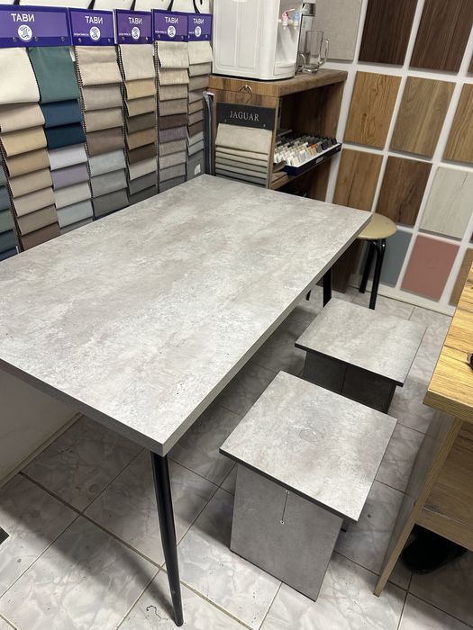 Стол со стульями Новый.