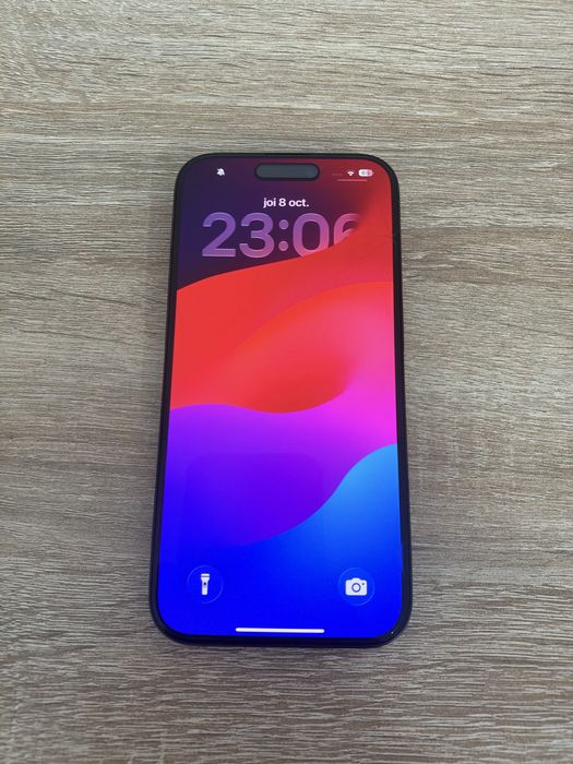 Vand iphone 15 pro impecabil