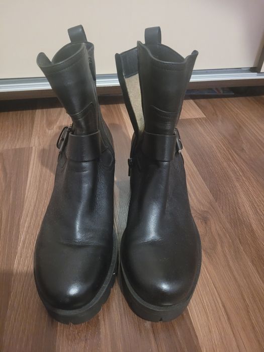 Ghete piele Anna Cori