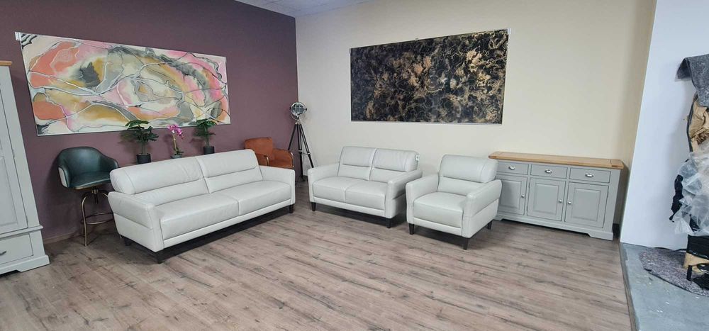 Светло сив кожен комплект тройка, двойка и фотьойл