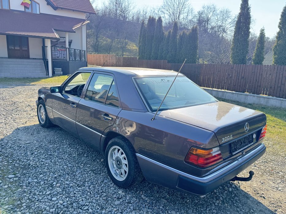 De vânzare Mercedes-Benz W124 300E, 1991 automată, 3.0 benzină, 180 CP