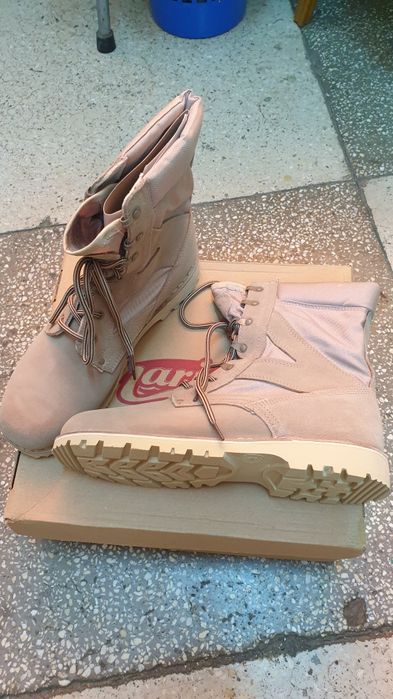 Bocanci militari noi