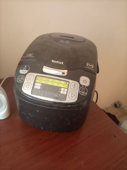 Мультиварка Tefal в рабочем состоянии