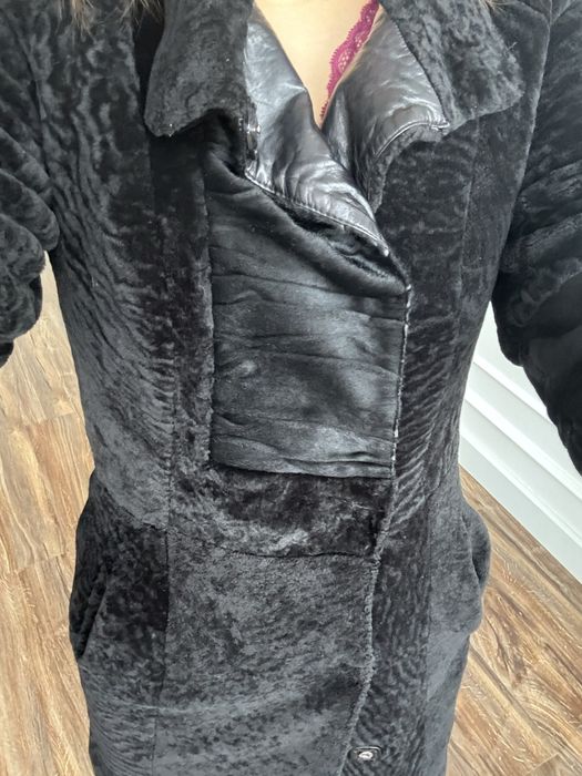 Черная каракулевая шуба