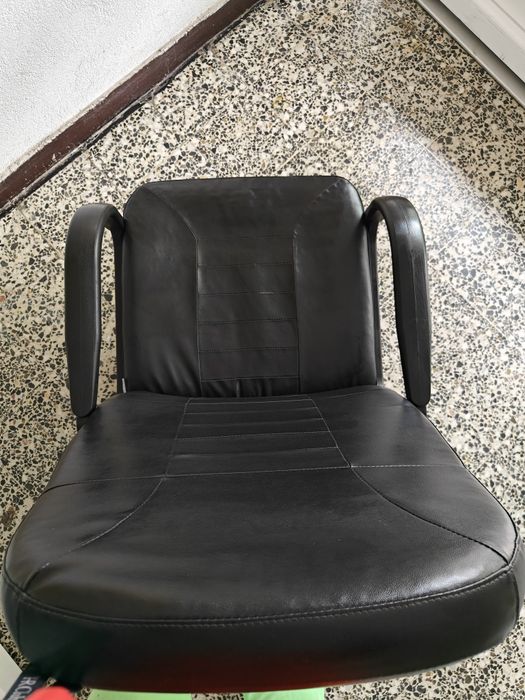 Scaun rotativ pentru birou