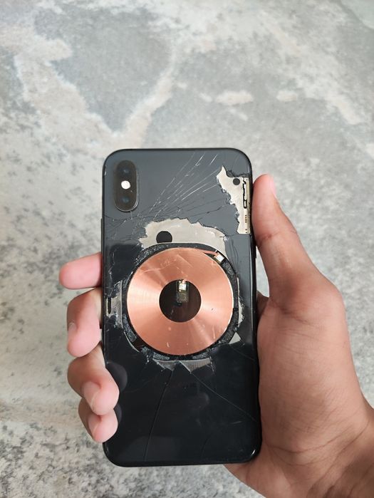 iPhone Xs продам