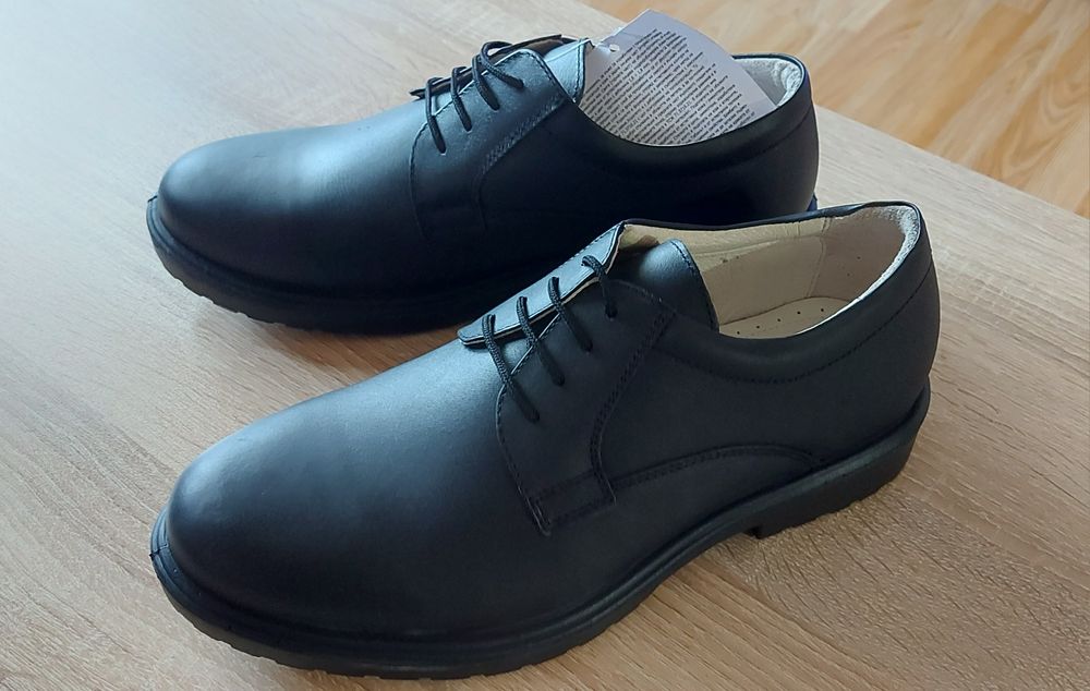 Мъжки обувки от естествена кожа на марката Кавалер 42 номер