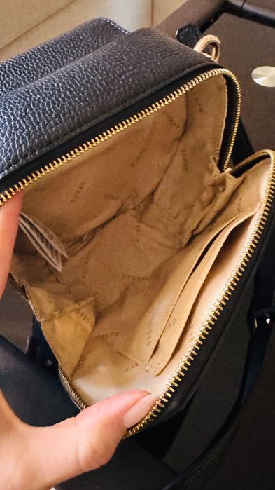 Кожена чанта Guess