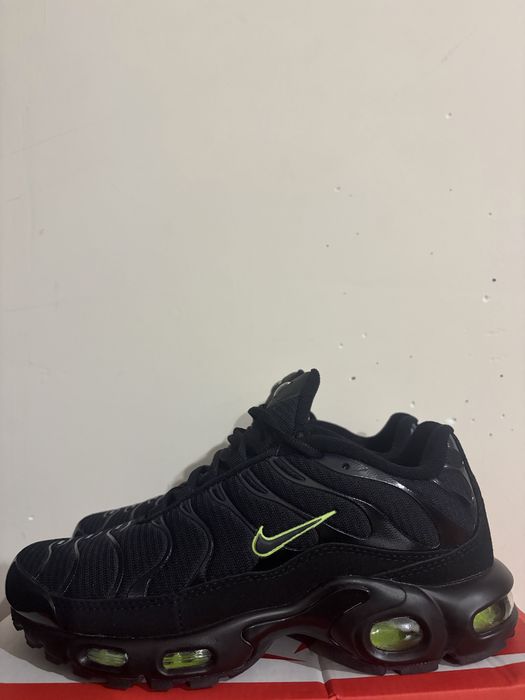 Nike Air Max Plus Black Grey Bolt - 40,41,42,43,44,45,46