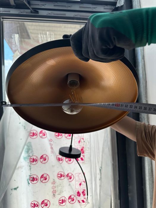 Люстры белые 3 шт черные 2 шт