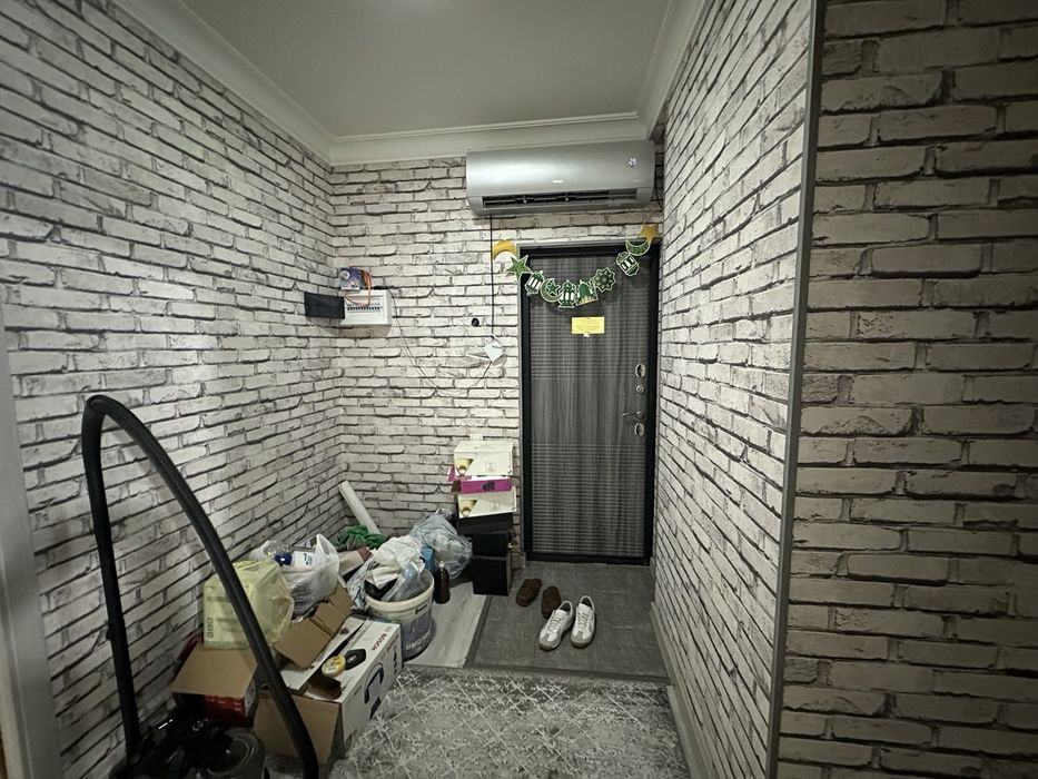 Продается свой 3 комн квартира кара-камыш 1/3