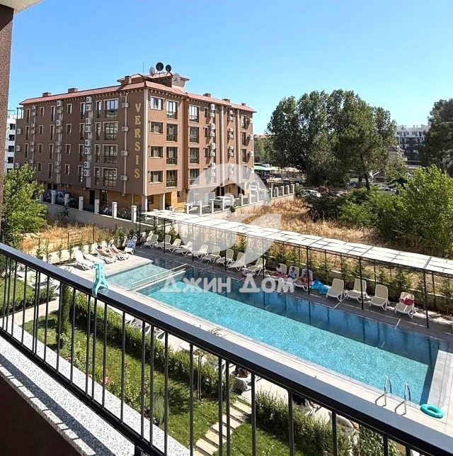 Продава се Тристаен апартамент в к.к. Слънчев бряг - 75 кв.м за 1867 €/кв.м - Снимка #3