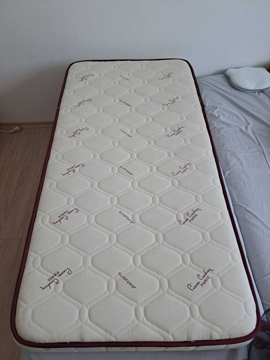 Кошара 70x140 с чекмедже + матрак Pierre Cardin (много запазена)