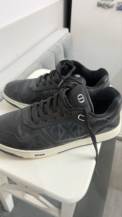 Dior b27 low good condition