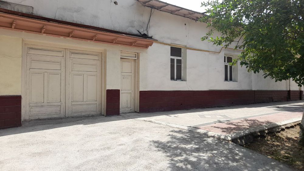 Yerli uchastka sotiladi