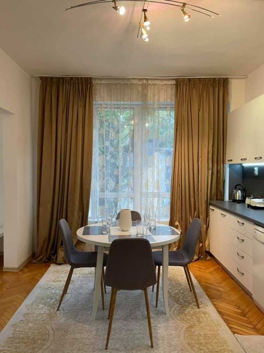 Дава се под наем Тристаен апартамент в Пловдив, Мараша - 120 кв.м за 448.8 € - Снимка #1
