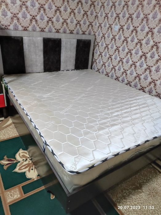 Spalni garnitur sotiladi