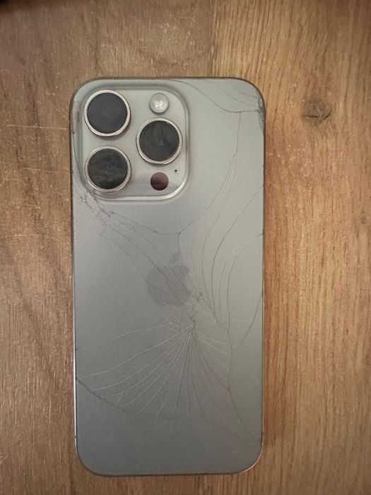 iPhone 15 Pro, всё родное